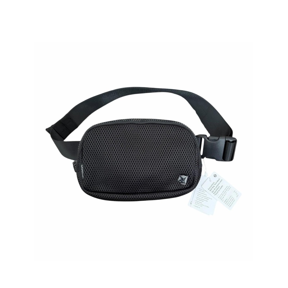 Lululemon Everywhere Belt Bag 1L NWT Black Mesh Knit‎ Adjustable Waist